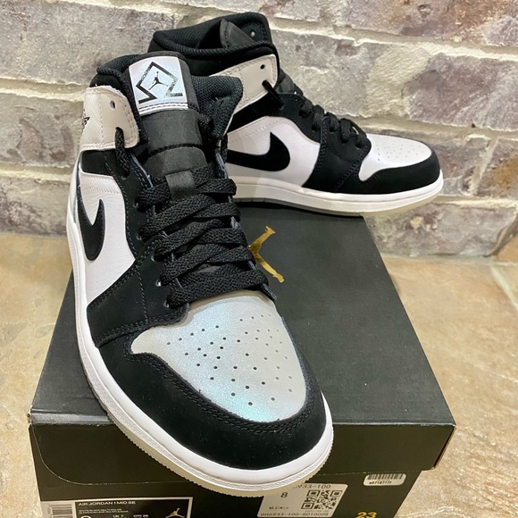 Air Jordan mid SE black and iridescent white. Men's size 8. Brand new, perfect - Picture 11 of 13